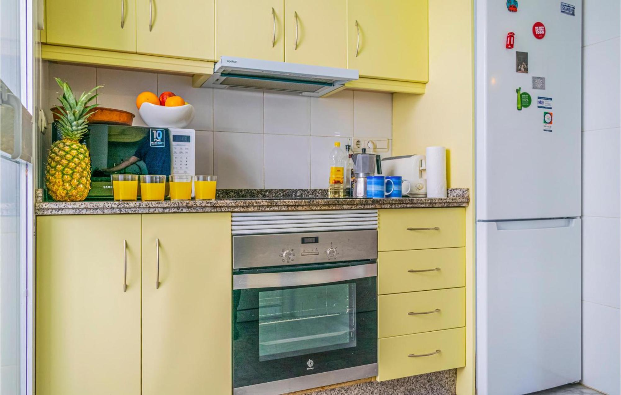 Lovely Apartment In Marbella With Kitchenette Dış mekan fotoğraf